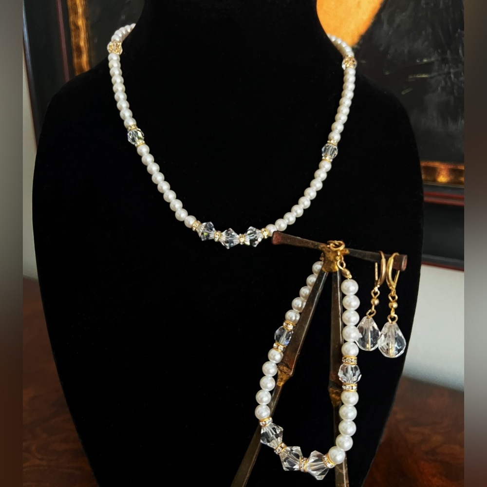 Full Parure Faux Pearl and Clear Crystal Beaded Necklace ~ Bracelet ~ Earrings